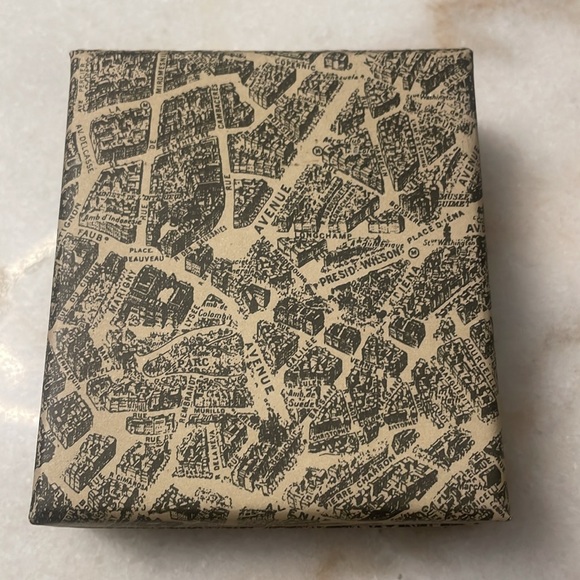 NIB Dior Lock 🔒 And Key 🔑 - Picture 6 of 6